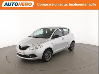 Usata Lancia Ypsilon Gold 70 CV (51 kW) 2016 Argento Utilitaria