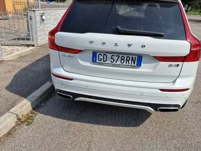 Usado Volvo XC60 R-Design 197 HP (144 kW) 2021 Branco SUV