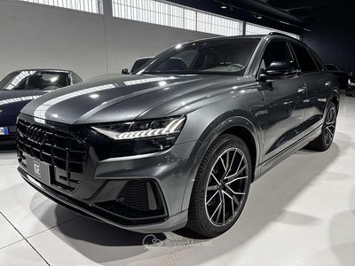 Usata Audi Q8 Sport 286 CV (210 kW) 2022 Grigio daytona SUV