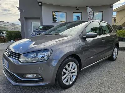 Usata VW Polo Comfortline 90 CV (66 kW) 2015 Grigio Berlina