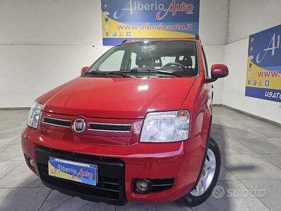 Usata Fiat Panda 4x4 Climbing 75 CV (55 kW) 2012 Rosso Utilitaria