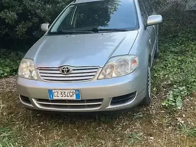 Usata Toyota Corolla 90 CV (66 kW) 2006 Grigio Station wagon