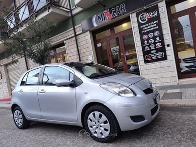 Usata Toyota Yaris 90 CV (66 kW) 2009 Grigio Berlina