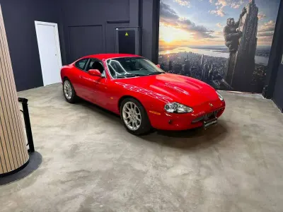 Usata Jaguar XKR 363 CV (266 kW) 1999 Rosso Coupé