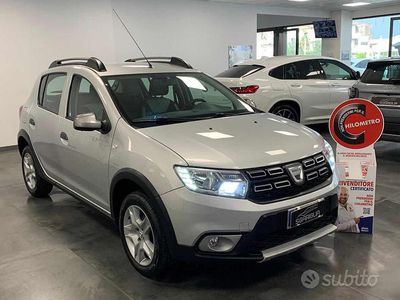 Usata Dacia Sandero Prestige 90 CV (66 kW) 2017 Grigio Berlina