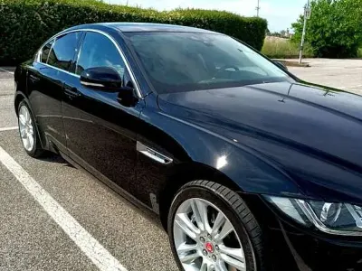 Usata Jaguar XE Portfolio 179 CV (131 kW) 2017 Nero Berlina