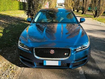 Usata Jaguar XE R-Sport 180 CV (132 kW) 2015 Blu/azzurro Berlina