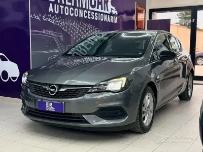 Usata Opel Astra Ultimate 122 CV (89 kW) 2021 Grigio Berlina