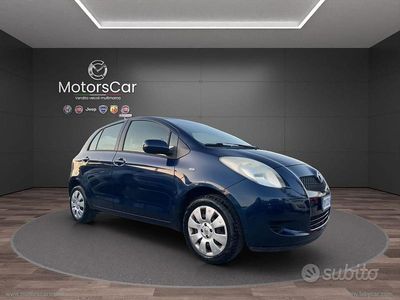 Usata Toyota Yaris 69 CV (50 kW) 2007 Blu Berlina