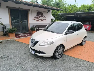 Usata Lancia Ypsilon S 84 CV (61 kW) 2011 Bianco Utilitaria