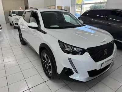 Begagnad Peugeot 2008 Allure 110 HK (80 kW) 2021 Vit SUV