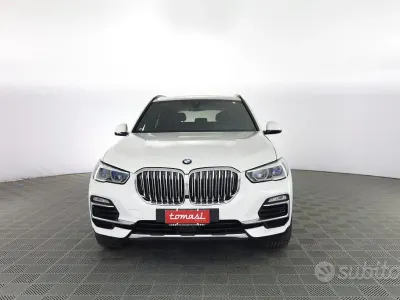 Usata BMW X5 xLine 286 CV (210 kW) 2021 Alpine white SUV