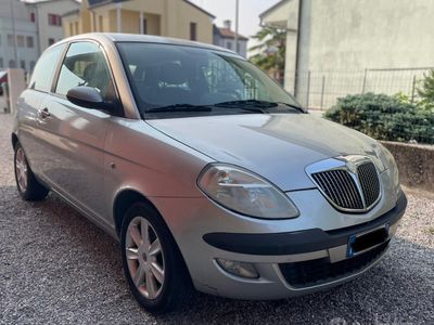 Usata Lancia Ypsilon 69 CV (50 kW) 2004 Grigio Utilitaria