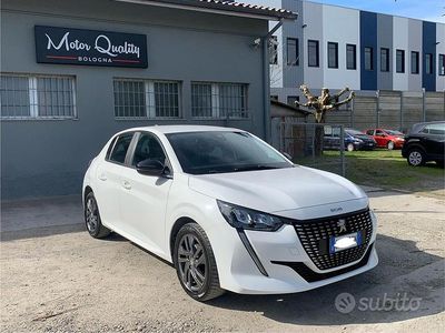 Usata Peugeot 208 Active 75 CV (55 kW) 2022 Bianco Utilitaria