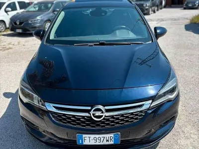 Usata Opel Astra Innovation 110 CV (80 kW) 2019 Blu Station wagon