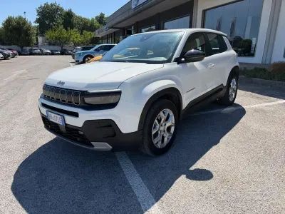 Usata Jeep Avenger Altitude 101 CV (74 kW) 2024 Bianco SUV
