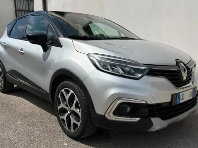 Usata Renault Captur 90 CV (66 kW) 2019 Argento SUV