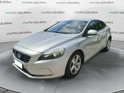 Usata Volvo V40 115 CV (84 kW) 2015 Argento Berlina