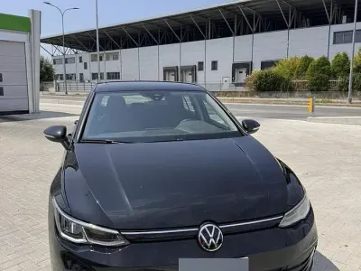 Usata VW Golf VIII Life 116 CV (85 kW) 2024 Nero Berlina