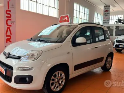 Käytetty Fiat Panda Lounge 69 HP (50 kW) 2013 Valkoinen Viistoperä