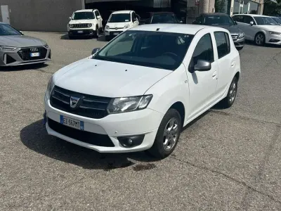 Begagnad Dacia Sandero Ambiance 75 HK (55 kW) 2015 Vit Sedan