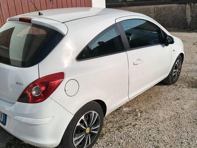 Usata Opel Corsa 85 CV (62 kW) 2011 Bianco Utilitaria