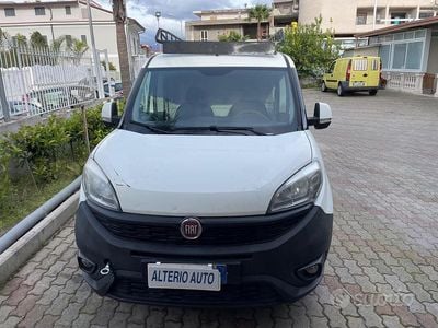 Begagnad Fiat Doblò 90 HK (66 kW) 2016 Vit Minibuss