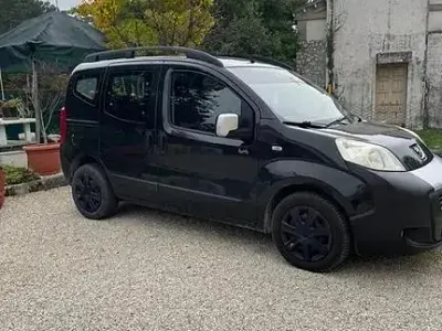 Usata Peugeot Bipper 75 CV (55 kW) 2012 Nero Monovolume