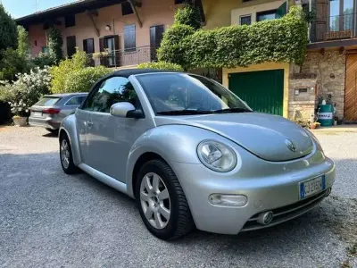 Usata VW New Beetle 102 CV (75 kW) 2003 Argento Utilitaria