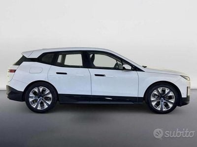 Usata BMW iX 239 kW (326 CV) 2022 Bianco SUV