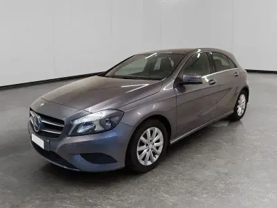Usata Mercedes A180 108 CV (79 kW) 2014 Grigio Utilitaria