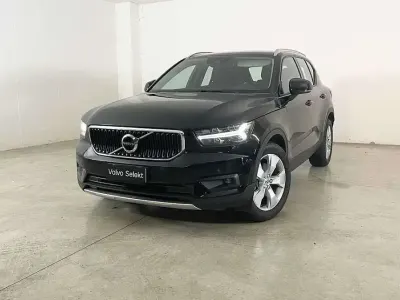 Usata Volvo XC40 Momentum 150 CV (110 kW) 2021 Nero SUV