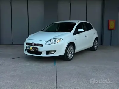 Usata Fiat Bravo Emotion 105 CV (77 kW) 2009 Bianco Utilitaria