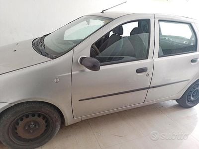 Usata Fiat Punto 2004 Utilitaria