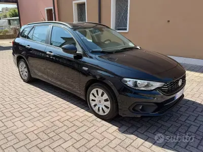 Usata Fiat Tipo 120 CV (88 kW) 2018 Nero Station wagon