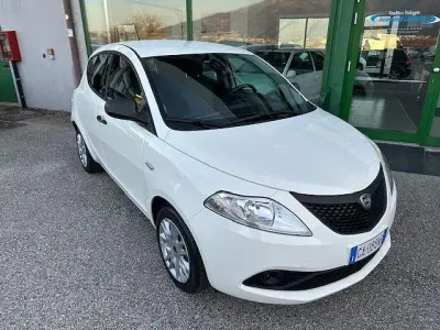 Usata Lancia Ypsilon S 69 CV (50 kW) 2020 Bianco Utilitaria