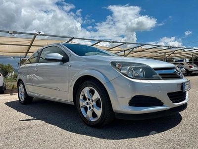 Usata Opel Astra GTC 110 CV (80 kW) 2007 Grigio Berlina