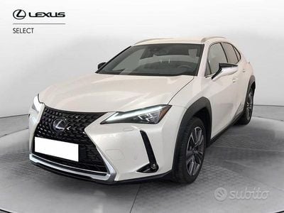 Usata Lexus UX 300e Luxury Line 150 kW (204 CV) 2022 Bianco SUV