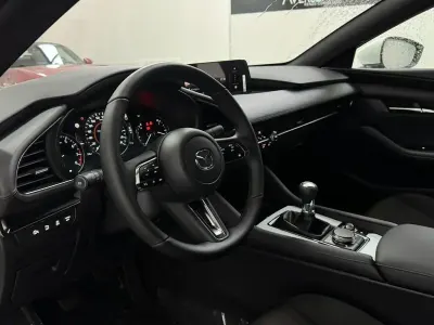 Nuova Mazda 3 140 CV (102 kW) 2026 Snowflake white pearl Berlina