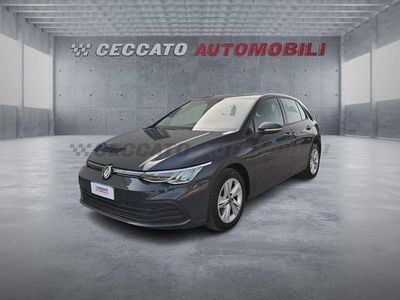 Usata VW Golf VIII Life 116 CV (85 kW) 2024 Grigio Berlina