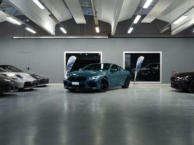 Begagnad BMW M8 600 HK (441 kW) 2020 Grå Sportkupé