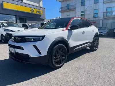 Usata Opel Mokka 136 CV (100 kW) 2023 Arktis white SUV