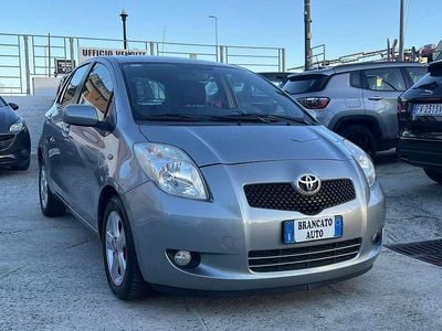 Argento Usata 2007 Toyota Yaris Berlina | 3800 € (Buon prezzo)