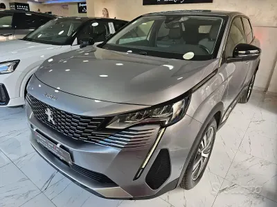 Usata Peugeot 3008 Allure 131 CV (96 kW) 2024 Grigio SUV