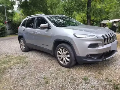Usata Jeep Cherokee 170 CV (125 kW) 2014 Grigio SUV