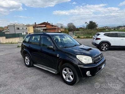 Usata Toyota RAV4 116 CV (85 kW) 2005 Nero SUV
