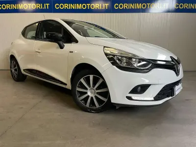 Usado Renault Clio IV 90 CV (66 kW) 2018 Blanco Berlina