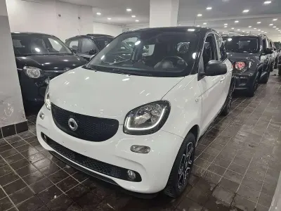 Usata Smart ForFour Passion 90 CV (66 kW) 2020 Alpine white metallizzato Utilitaria