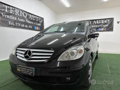 Usata Mercedes B180 109 CV (80 kW) 2008 Nero Monovolume
