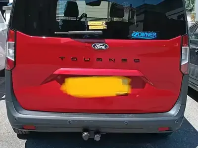 Usata Ford Courier 2024 Rosso Monovolume